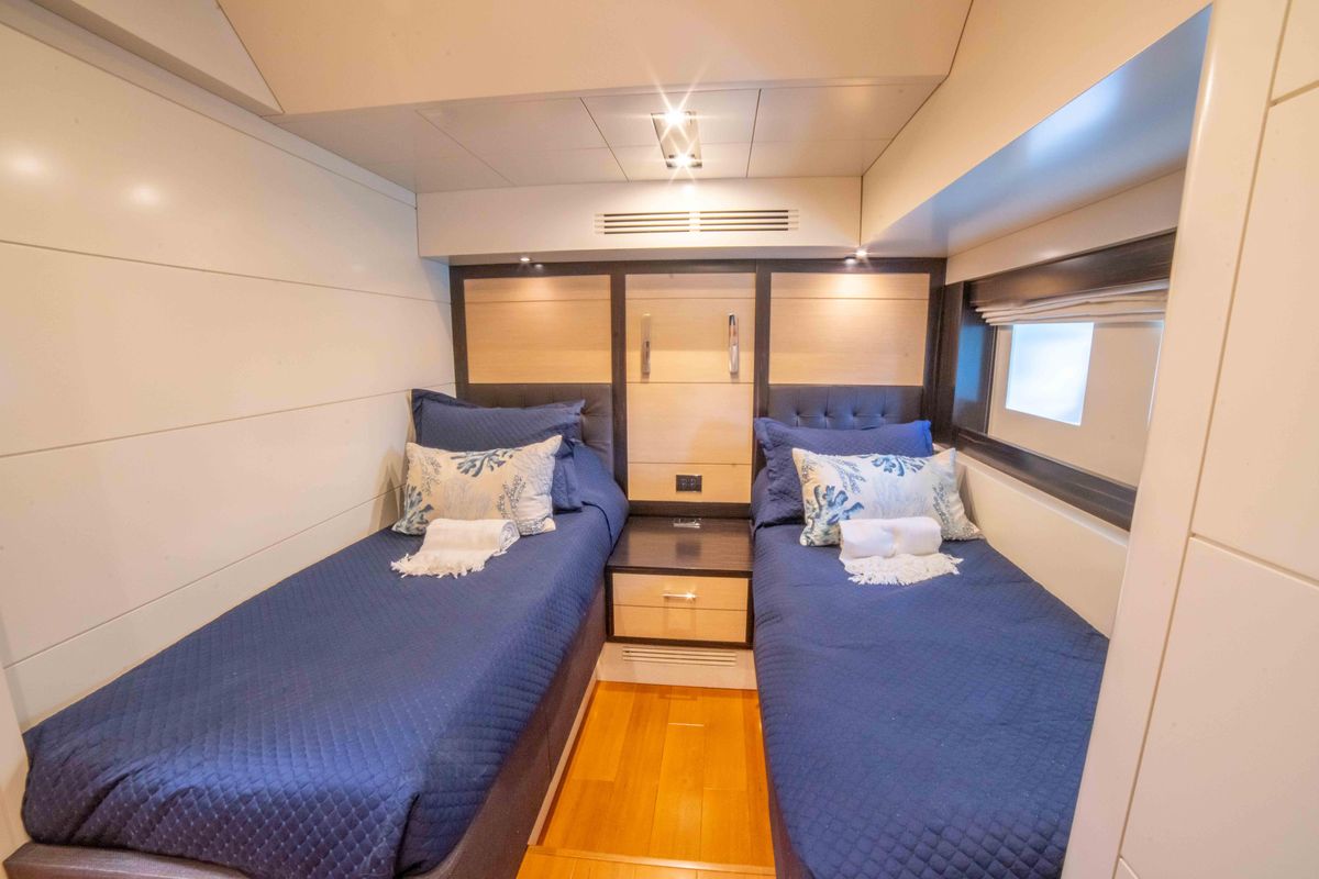 2018 Sirena 64 