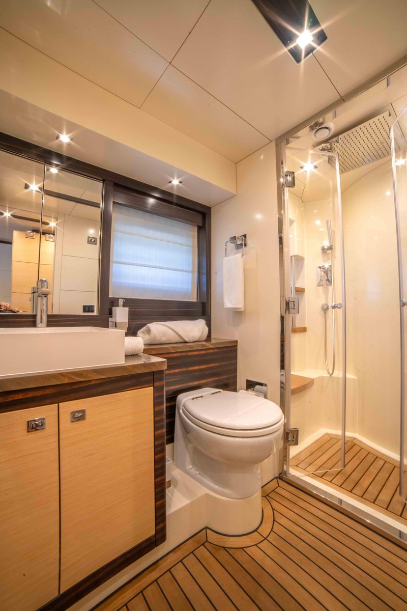 2018 Sirena 64 