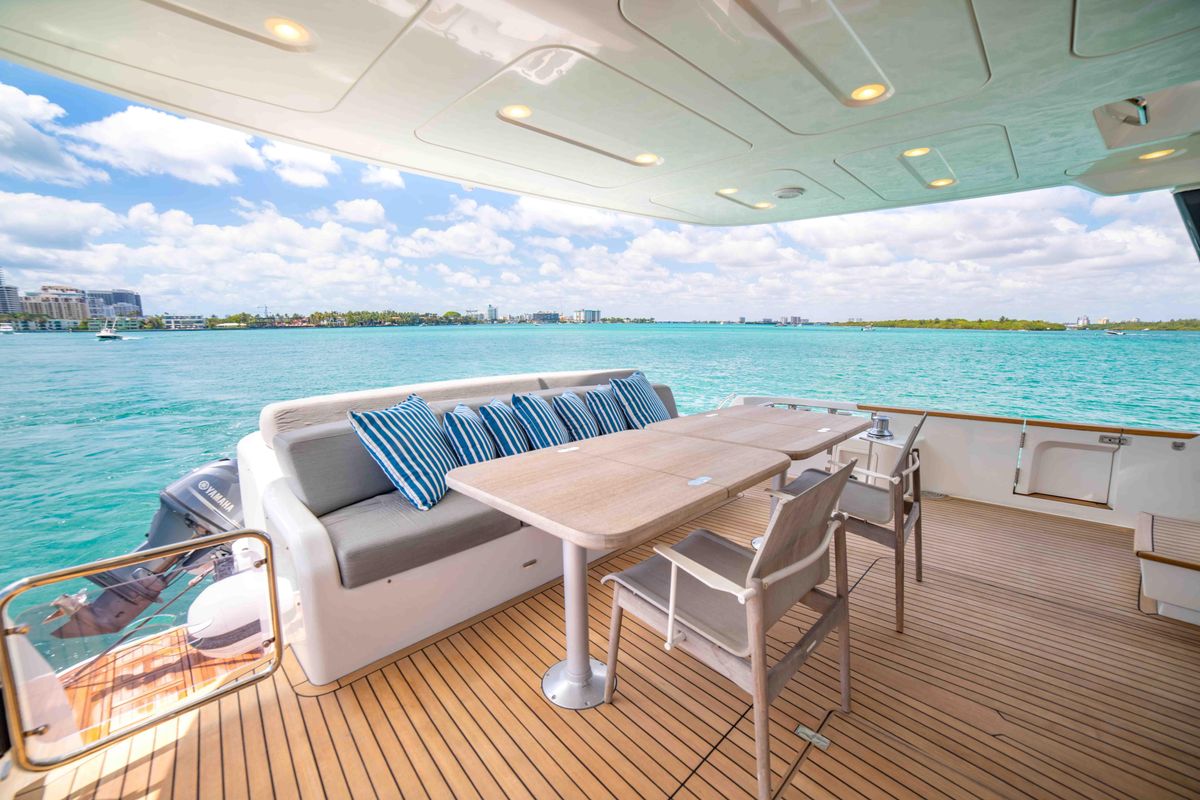 2018 Sirena 64 