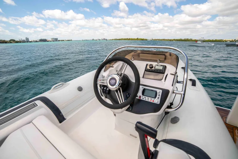 Sand Bar Yacht Photos Pics 