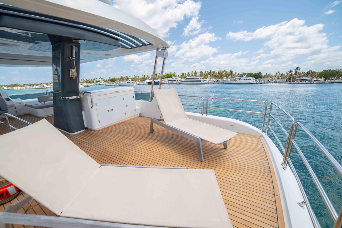 2018 Sirena 64 