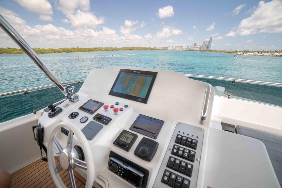 2018 Sirena 64 