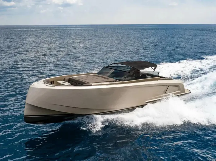  Yacht Photos Pics 2022-Vanquish-Yachts-VQ45