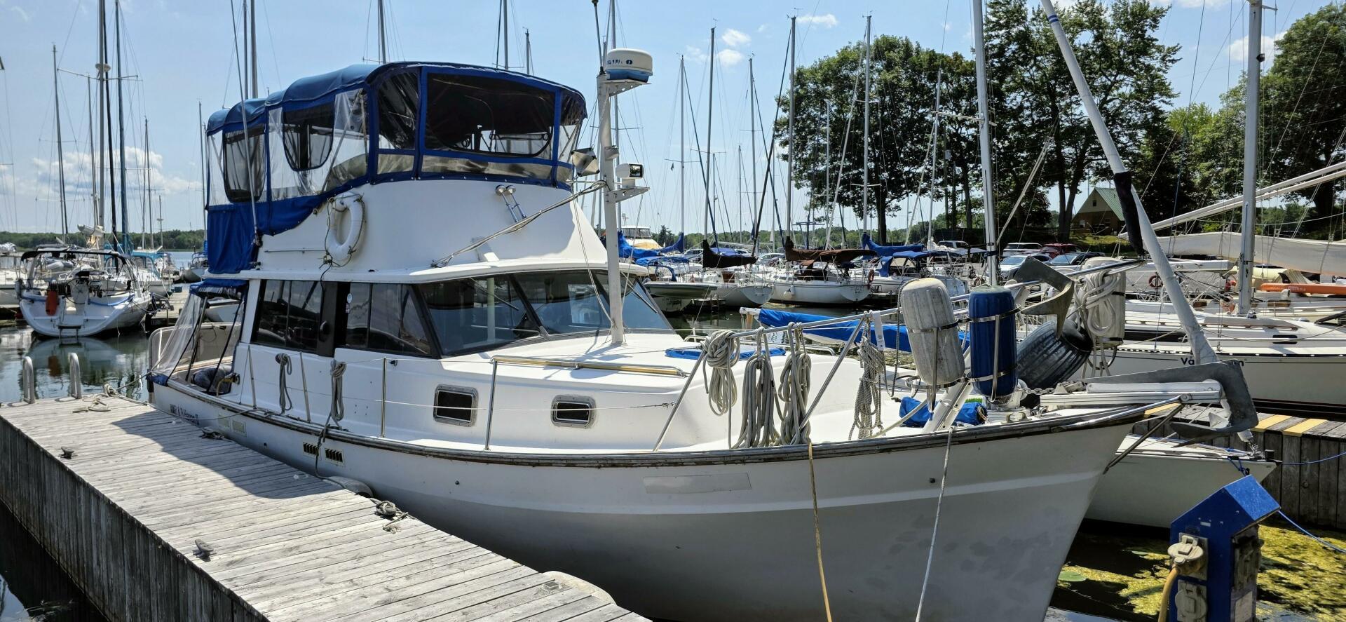 Mainship 35 Trawler