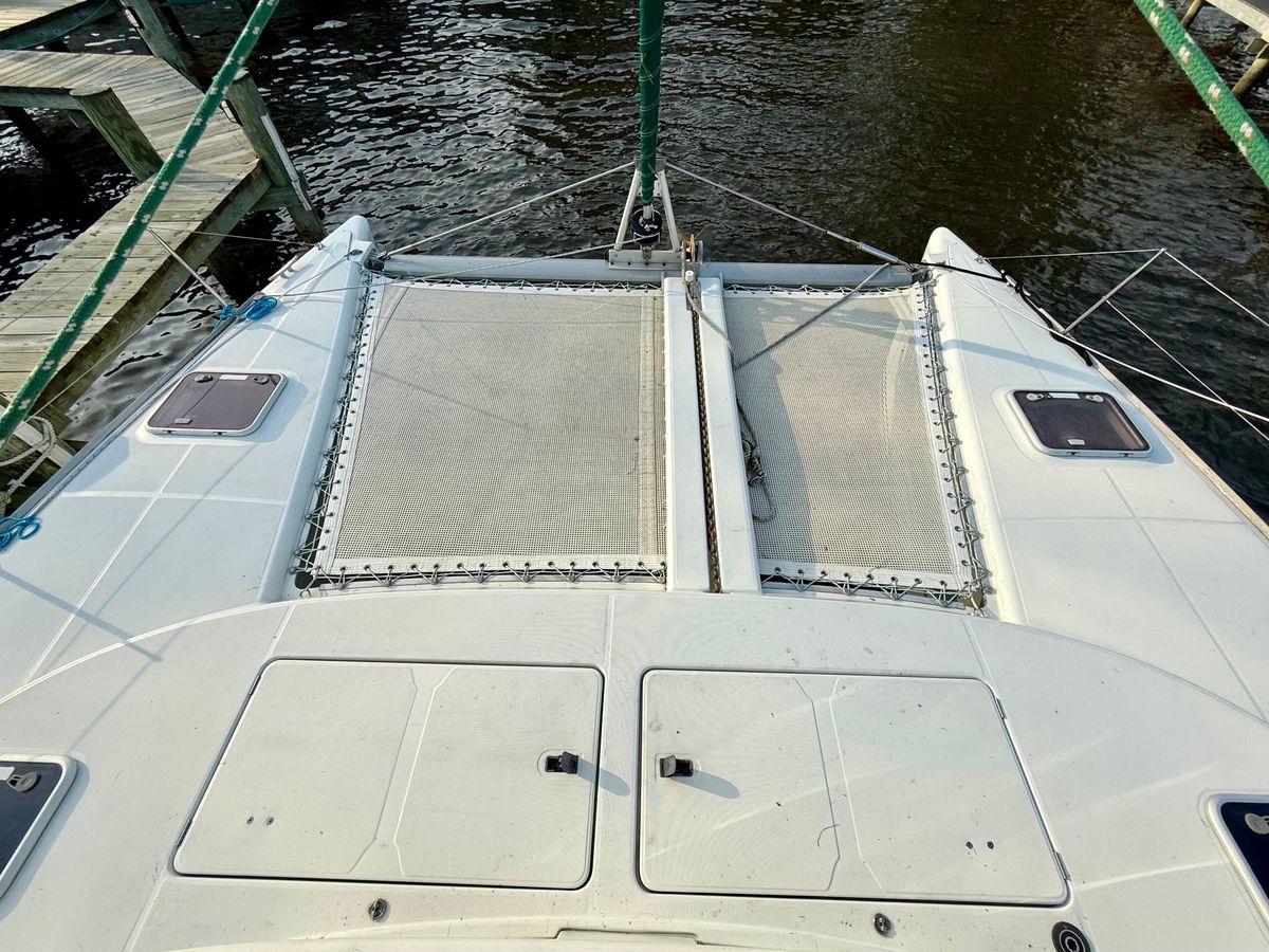 2004 Lagoon 38 