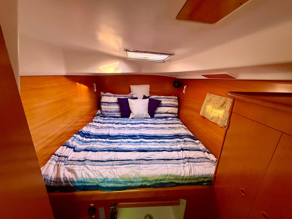 2004 Lagoon 38 