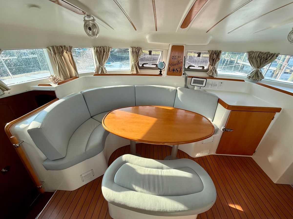 2004 Lagoon 38 