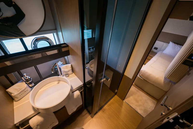 Calma Yacht Photos Pics 