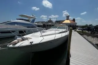 Sea Ray 390 Express Cruiser