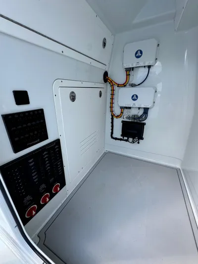  Yacht Photos Pics Freeman 28 boat interior electrical panel, 2025 model, featuring modern wiring and control systems.