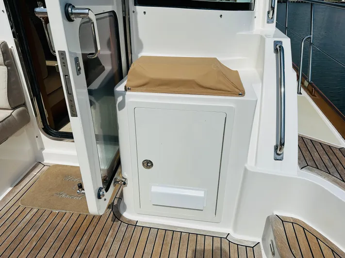 Seabird Yacht Photos Pics 