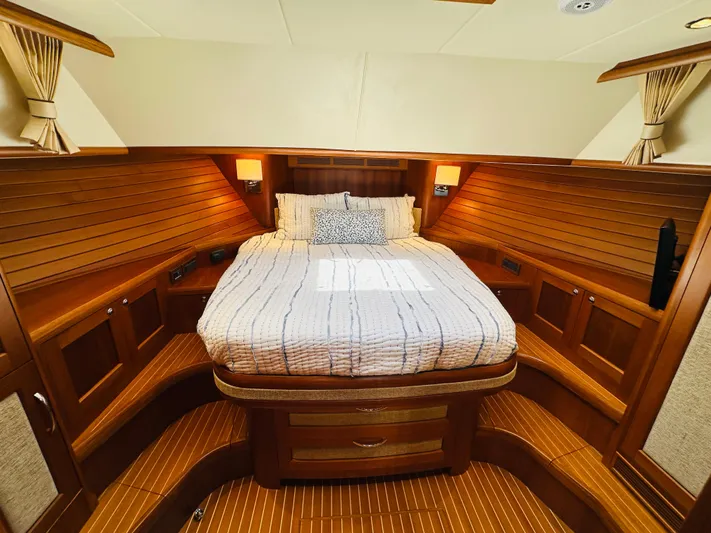 Seabird Yacht Photos Pics 