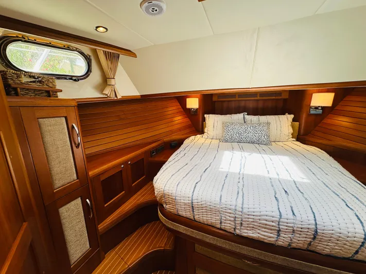 Seabird Yacht Photos Pics 