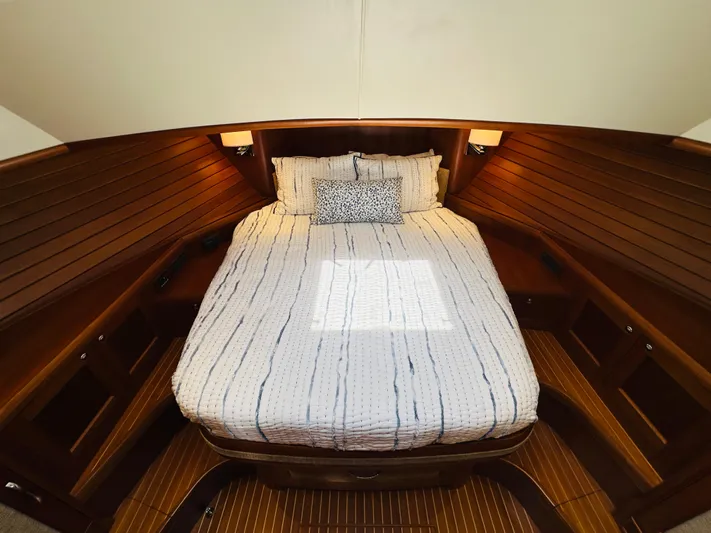 Seabird Yacht Photos Pics 