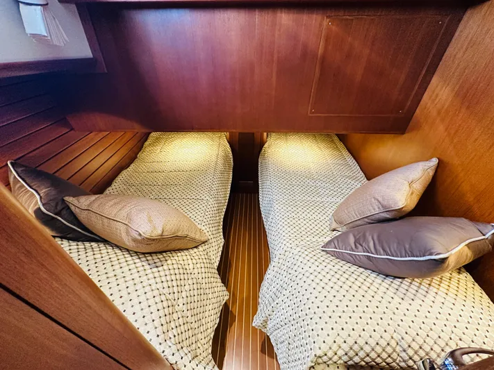 Seabird Yacht Photos Pics 