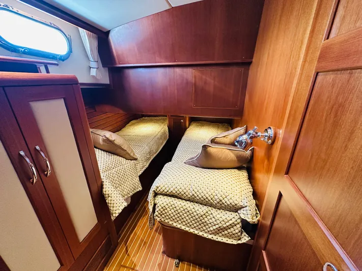 Seabird Yacht Photos Pics 