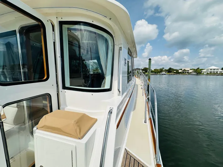 Seabird Yacht Photos Pics 