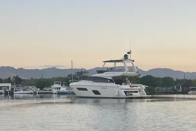 Ferretti Yachts 550