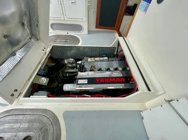 Leslie Ann Yacht Photos Pics 