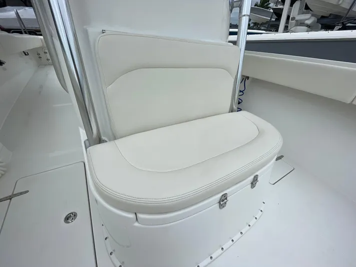  Yacht Photos Pics Venture 34 Tournament 2000 boat seat, white upholstery, sleek design.