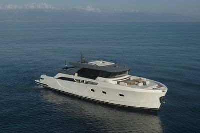 Yacht