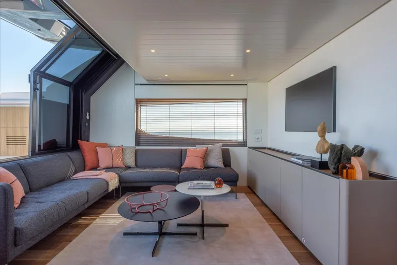  Yacht Photos Pics Bluegame BGX73 - D Yachts