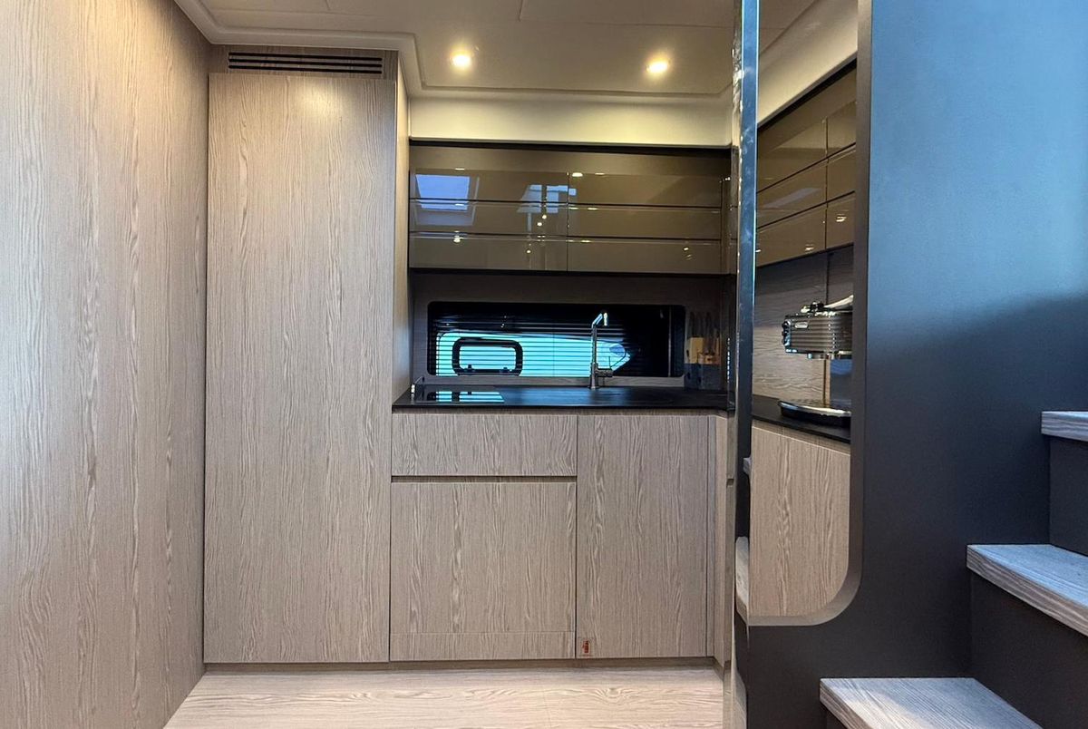 2019 Azimut 47 
