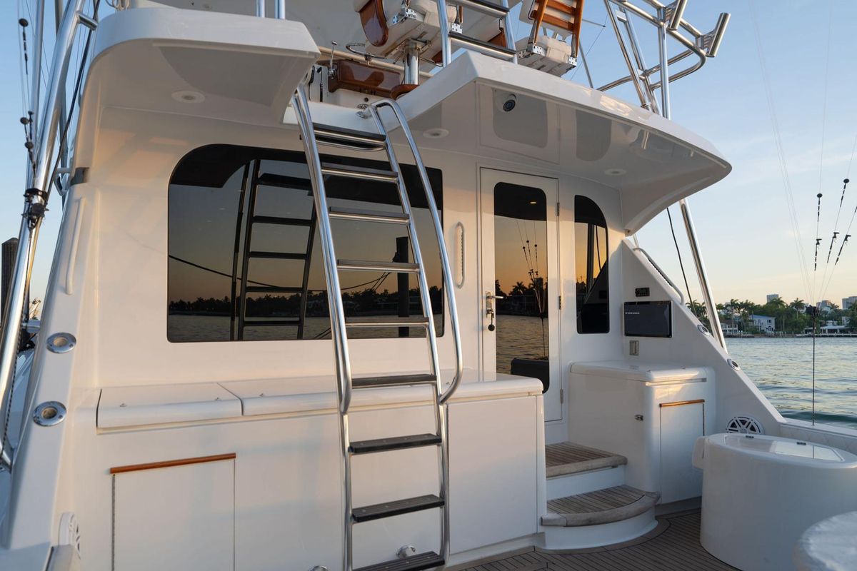 2005 Hatteras 60 
