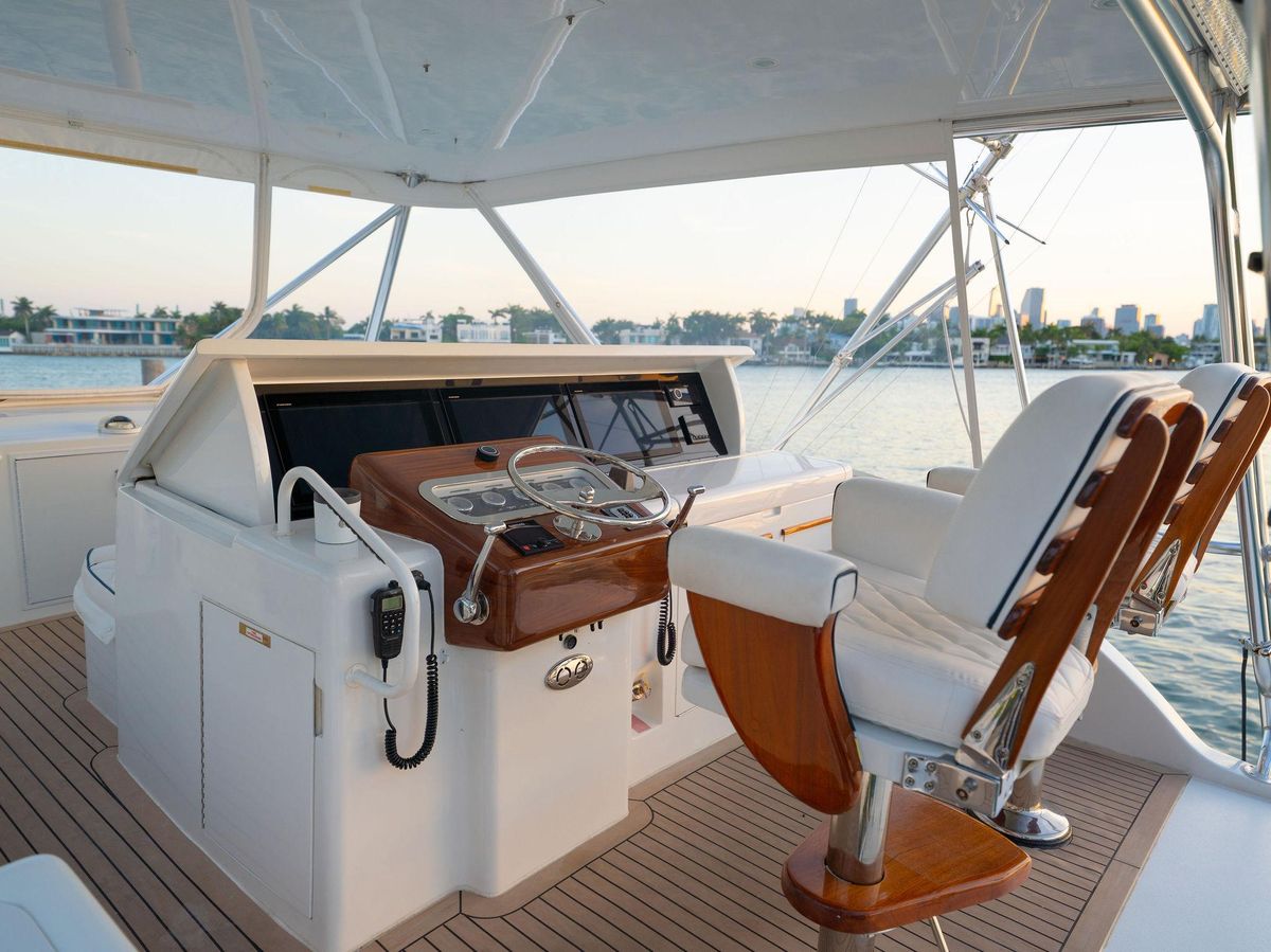 2005 Hatteras 60 