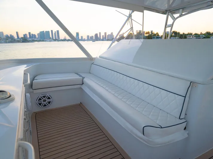 Ventura Yacht Photos Pics JL Audio with Separate Battery System