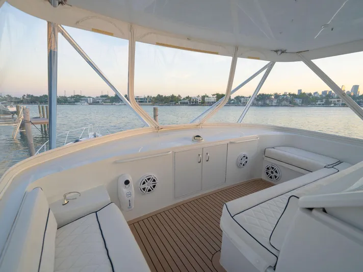 Ventura Yacht Photos Pics Flybridge Forward