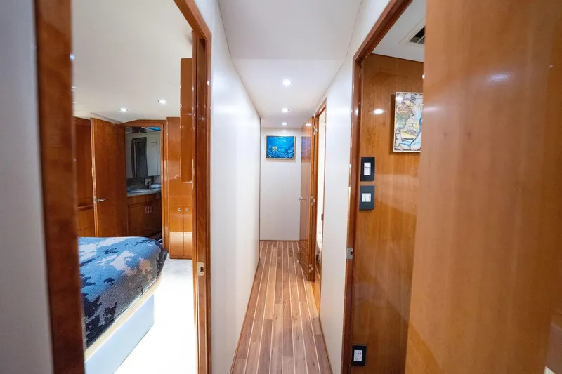 Ventura Yacht Photos Pics Companionway