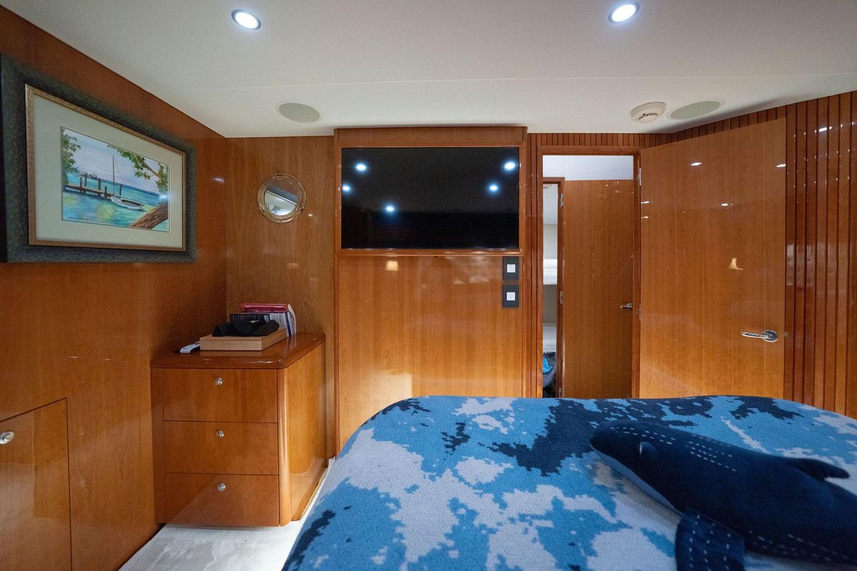 2005 Hatteras 60 