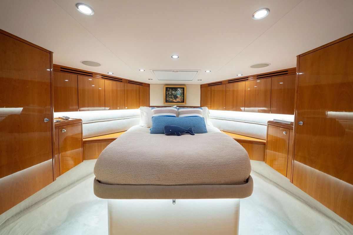 2005 Hatteras 60 