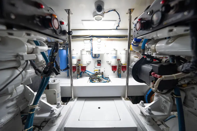 Ventura Yacht Photos Pics Engine Room Forward