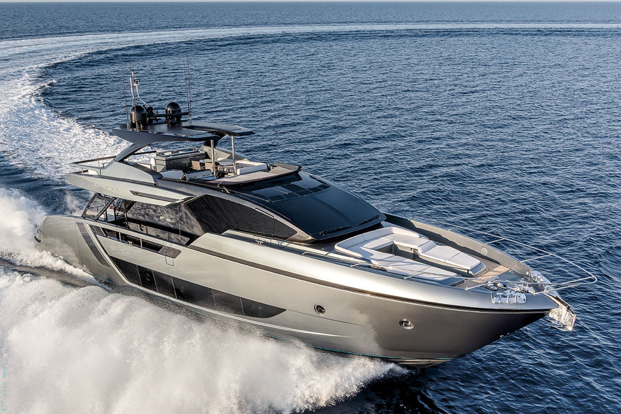 2025 Riva 82' Diva
