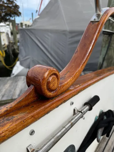 Lark Yacht Photos Pics 