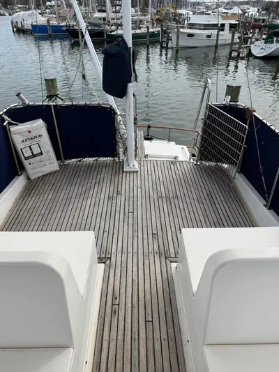 Lark Yacht Photos Pics 