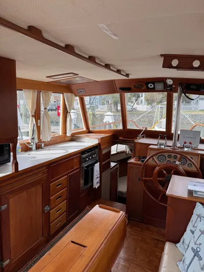 Lark Yacht Photos Pics 