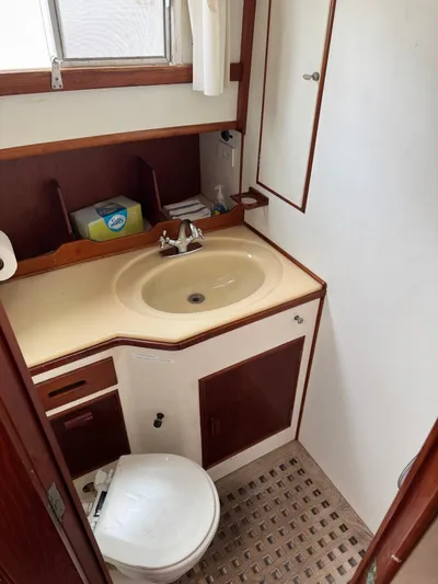 Lark Yacht Photos Pics 