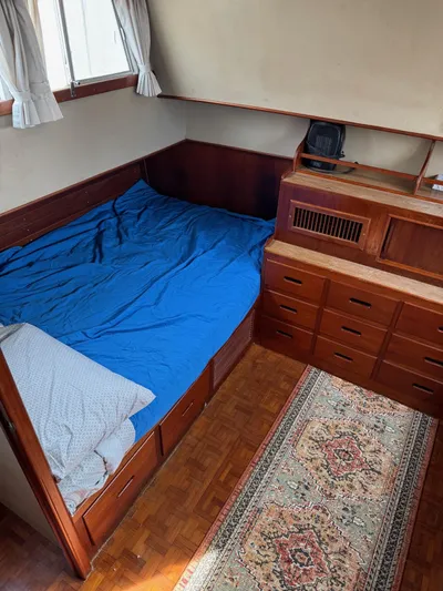 Lark Yacht Photos Pics 