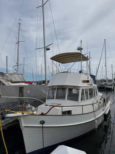 Lark Yacht Photos Pics 