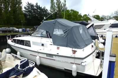 1990 Marex Consul 77