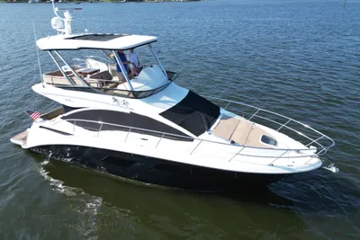 Sea Ray Fly 400
