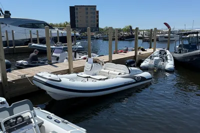Walker Bay Venture 16