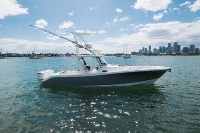 2019 37' Edgewater-370CC Miami Beach, FL, US