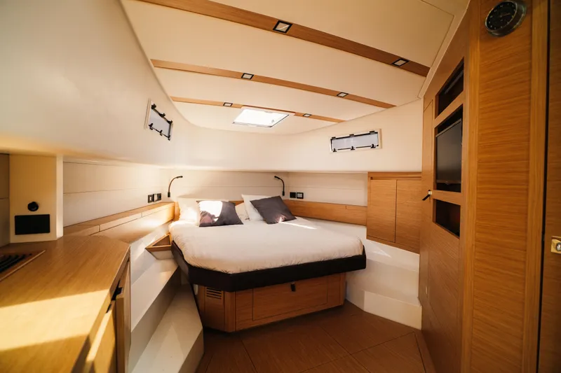 Mathloe Yacht Photos Pics Pardo Yacht Pardo Yacht 43 - Vente bateaux occasions Méditerranée 