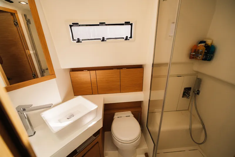 Mathloe Yacht Photos Pics Pardo Yacht 43 - Vente bateaux occasions Méditerranée 