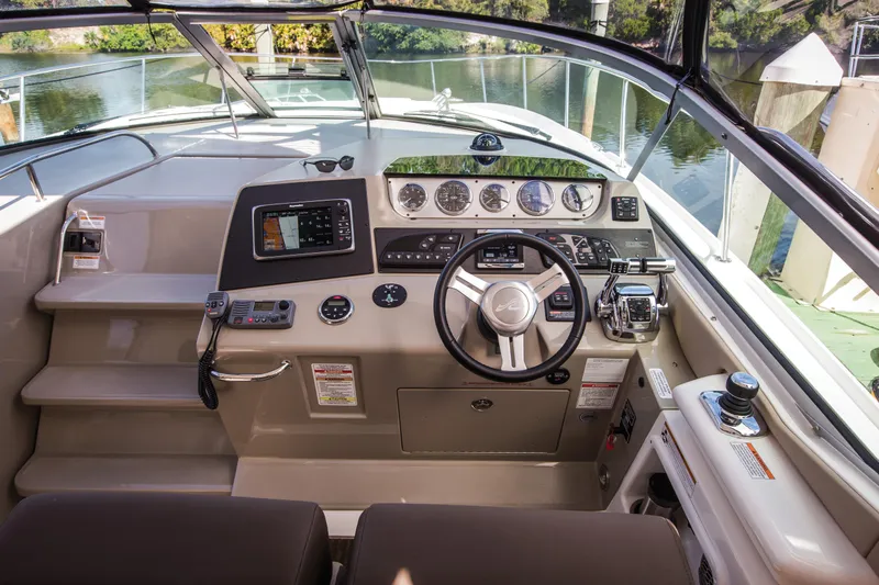  Yacht Photos Pics 2023-Sea-Ray-Sundancer-370-Outboard-MarineMax