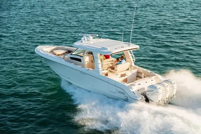 Boston Whaler 350 Realm